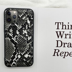 Apple iPhone 12 Kılıf Kajsa Glamorous Serisi Snake Pattern Kapak - 8