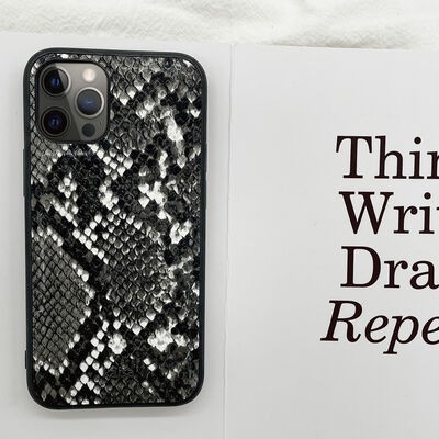 Apple iPhone 12 Pro Kılıf Kajsa Glamorous Serisi Snake Pattern Kapak - 10