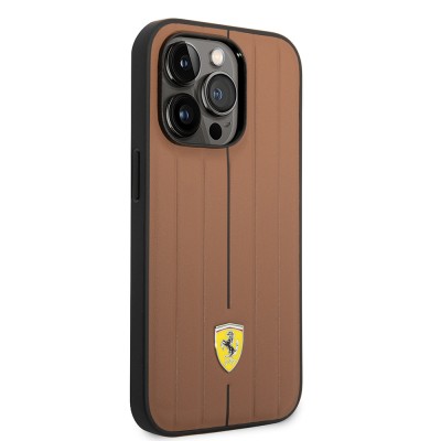 Apple iPhone 14 Pro Max Kılıf Ferrari Orjinal Lisanslı Deri Arka Yüzey Metal Logolu Şerit Tasarımlı Kapak - 5