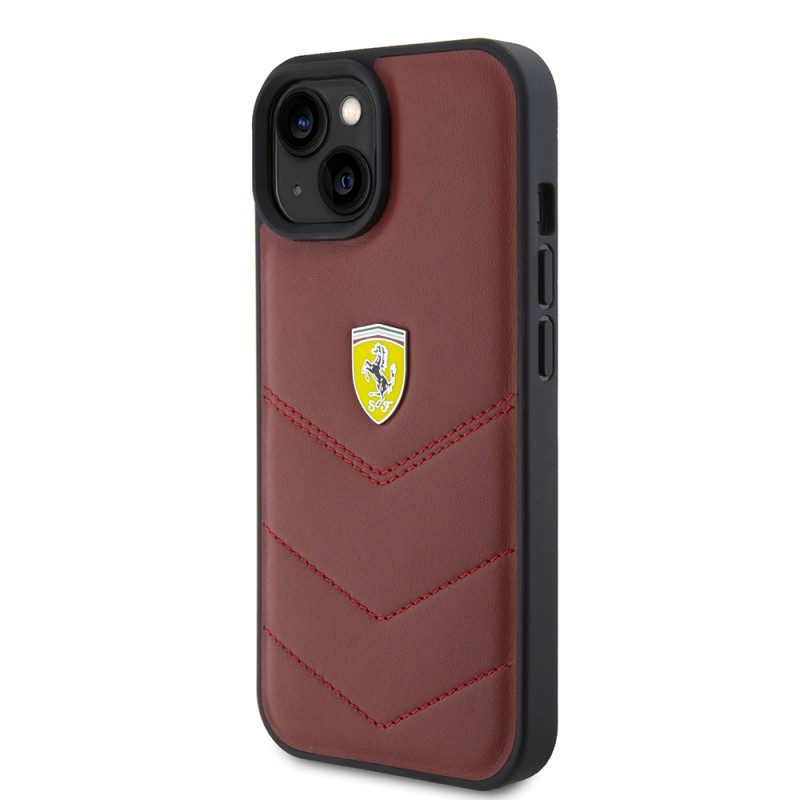 Apple iPhone 15 Kılıf Ferrari Orjinal Lisanslı Deri Dikişli Arka Yüzey Metal Logo Tasarımlı Kapak - 3