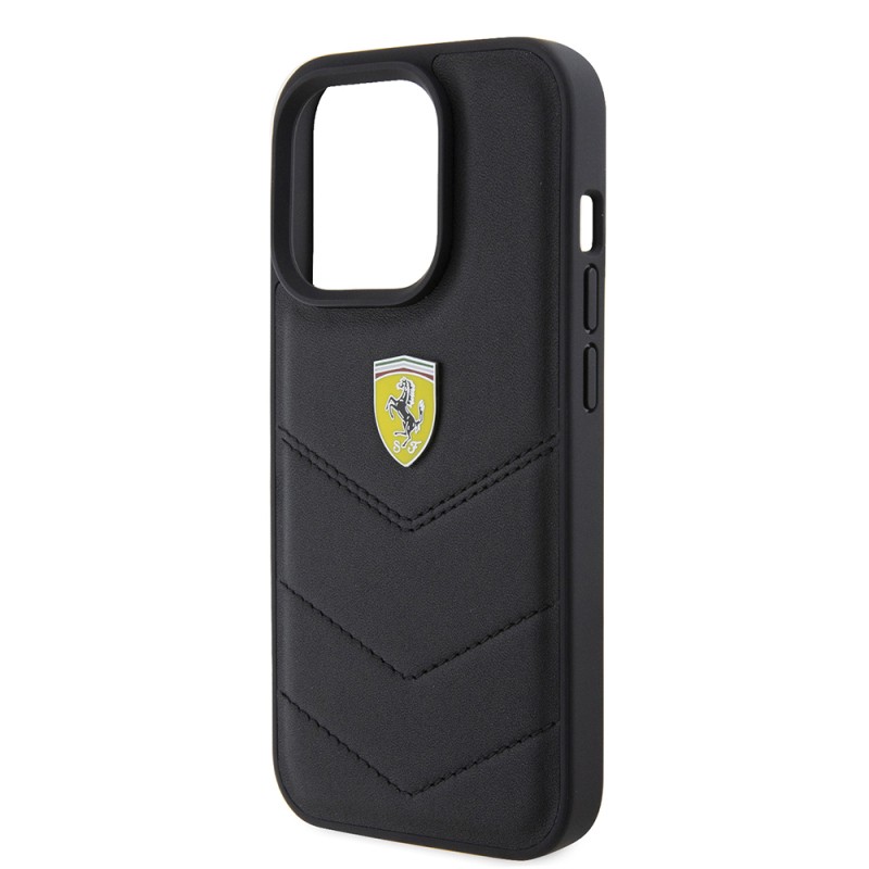 Apple iPhone 15 Pro Kılıf Ferrari Orjinal Lisanslı Deri Dikişli Arka Yüzey Metal Logo Tasarımlı Kapak - 15