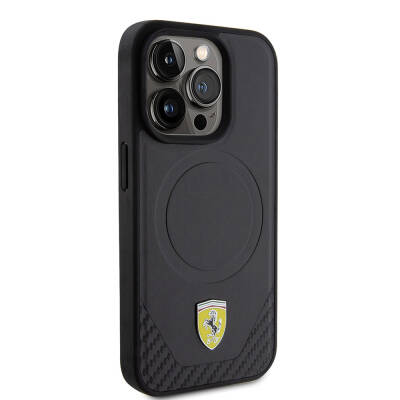 Apple iPhone 15 Pro Kılıf Ferrari Orjinal Lisanslı M-safe Şarj Özellikli Metal Logolu PU Karbon Kapak - 4
