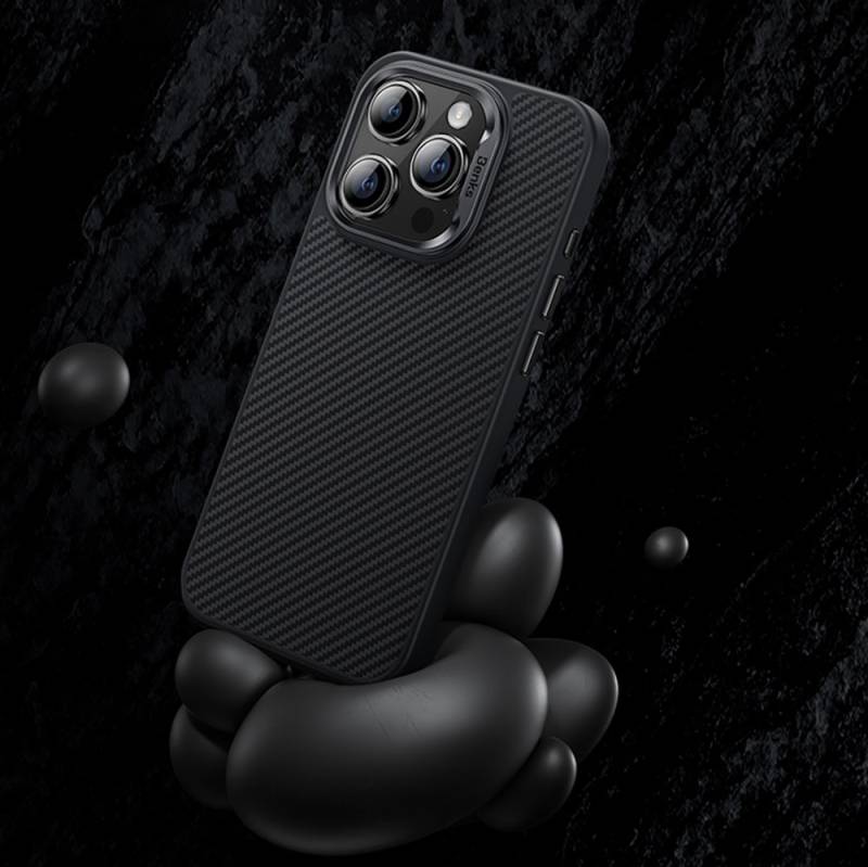 Apple iPhone 15 Pro Kılıf Karbon Fiber M-safe Şarj Özellikli Benks Hybrid ArmorPro 600D Kevlar Kapak - 7