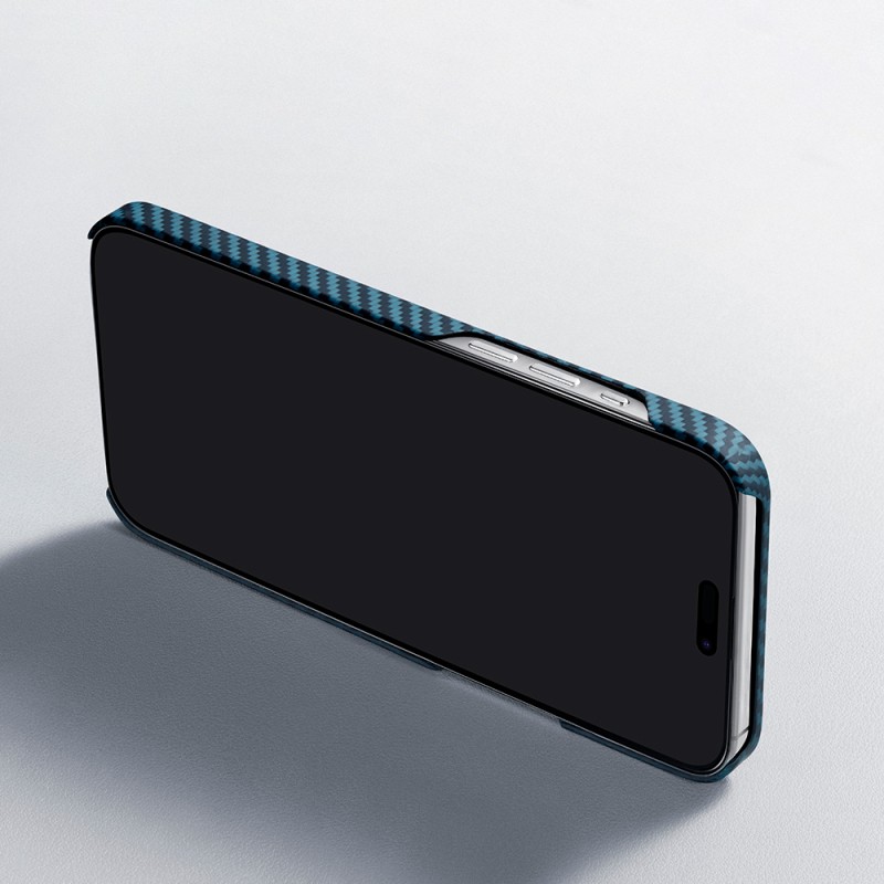 Apple iPhone 15 Pro Kılıf M-safe Şarj Özellikli 1500D Aramid Karbon Fiber Pitaka Ultra-Slim Classic Serisi Black-Blue Twill Kapak - 17