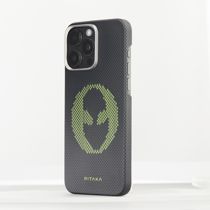 Apple iPhone 15 Pro Max Kılıf M-safe Şarj Özellikli Lumintex Teknolojili Fosforlu Aramid Karbon Fiber Pitaka Tactile Woven Aries Serisi Kapak - 6
