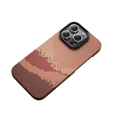 Apple iPhone 16 Pro Kılıf M-safe Şarj Özellikli Benks GoldenTide ArmorAir 600D Kevlar Karbon Kapak - 3