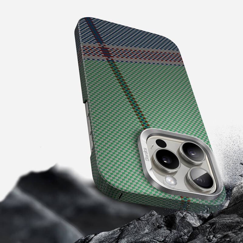 Apple iPhone 16 Pro Max Kılıf M-safe Şarj Özellikli Karbon Fiber Tasarımlı Benks Passion Green ArmorAir Kevlar Kapak - 6