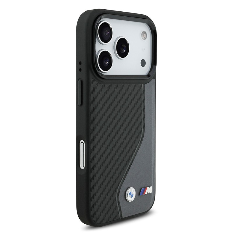 Apple iPhone 17 Pro Kılıf BMW Orjinal Lisanslı M-safe Şarj Özellikli Metal BMW ve M Logolu PU Karbon Tasarımlı Kapak - 13