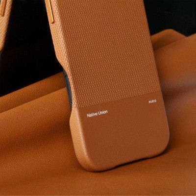 Apple iPhone 17 Pro Kılıf M-safe Şarj Özellikli Deri Dokulu Native Union RE Classic Serisi Kapak - 35