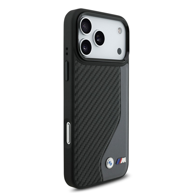 Apple iPhone 17 Pro Max Kılıf BMW Orjinal Lisanslı M-safe Şarj Özellikli Metal BMW ve M Logolu PU Karbon Tasarımlı Kapak - 6