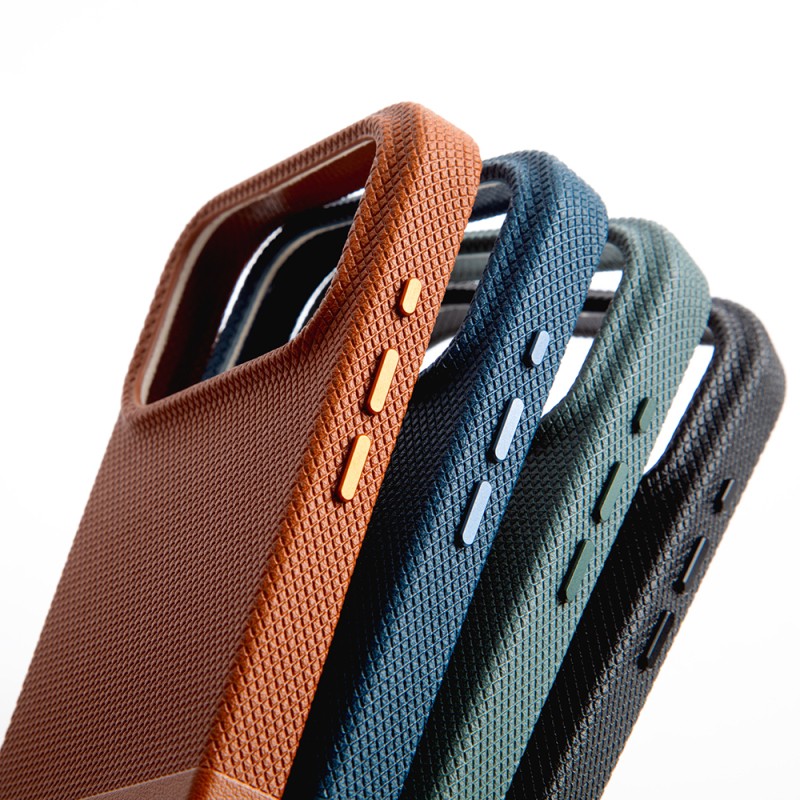 Apple iPhone 17 Pro Max Kılıf M-safe Şarj Özellikli Deri Dokulu Native Union RE Classic Serisi Kapak - 33