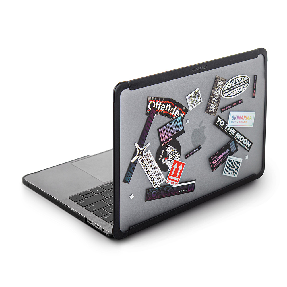 Apple Macbook 13.3' Pro 2022 M2 SkinArma Henko Klipsli Kurulum Özellikli Kapak - Renksiz