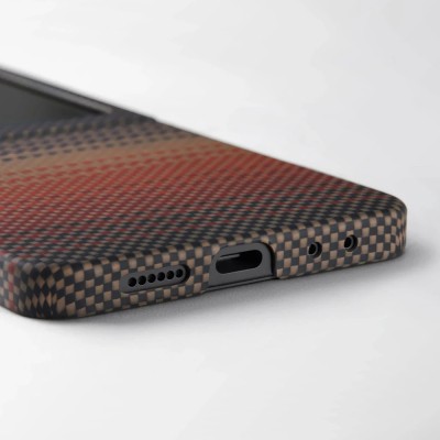 Galaxy Z Flip 7 Kılıf M-safe Şarj Özellikli Aramid Karbon Fiber Pitaka Tactile Woven Sunset-Moonrise Serisi Kapak - 10