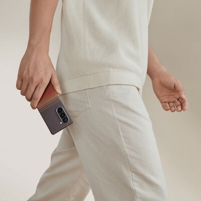 Galaxy Z Fold 6 Kılıf M-safe Şarj Özellikli Aramid Karbon Fiber Pitaka Tactile Woven Sunset-Moonrise Serisi Sunset Kapak - 11