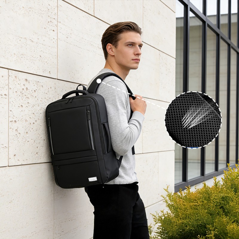 Go Des GD-6003 Breathable Fabric Shock Absorbing Laptop and Notebook Backpack with Shoulder Straps - 1