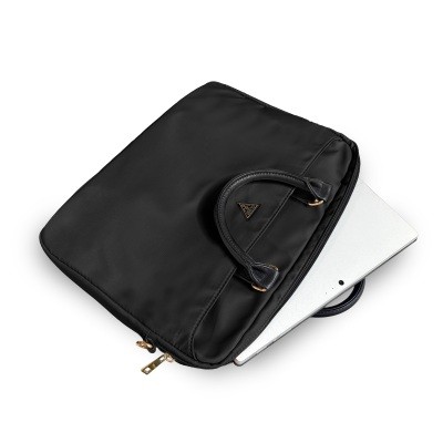 Guess Orjinal Lisanslı Naylon Kumaş Metal Üçgen Logolu Omuz Askılı 15-16 inç Laptop Çantası - 4