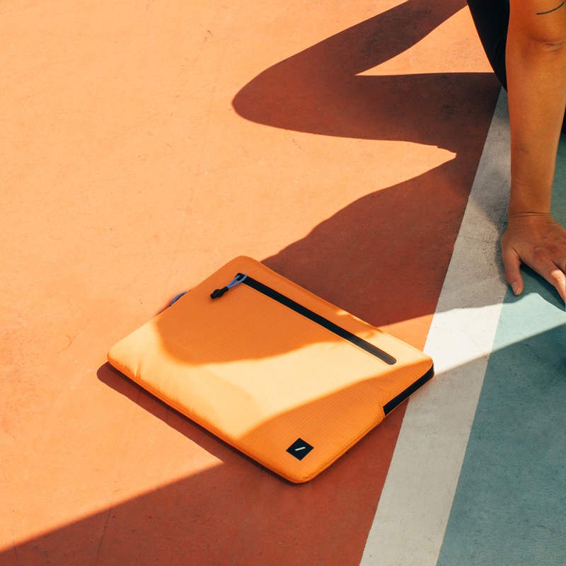 Native Uninon Ultralight Sleeve Serisi Su Geçirmez Ripstop Kumaş 16 inç Macbook Çantası - 17