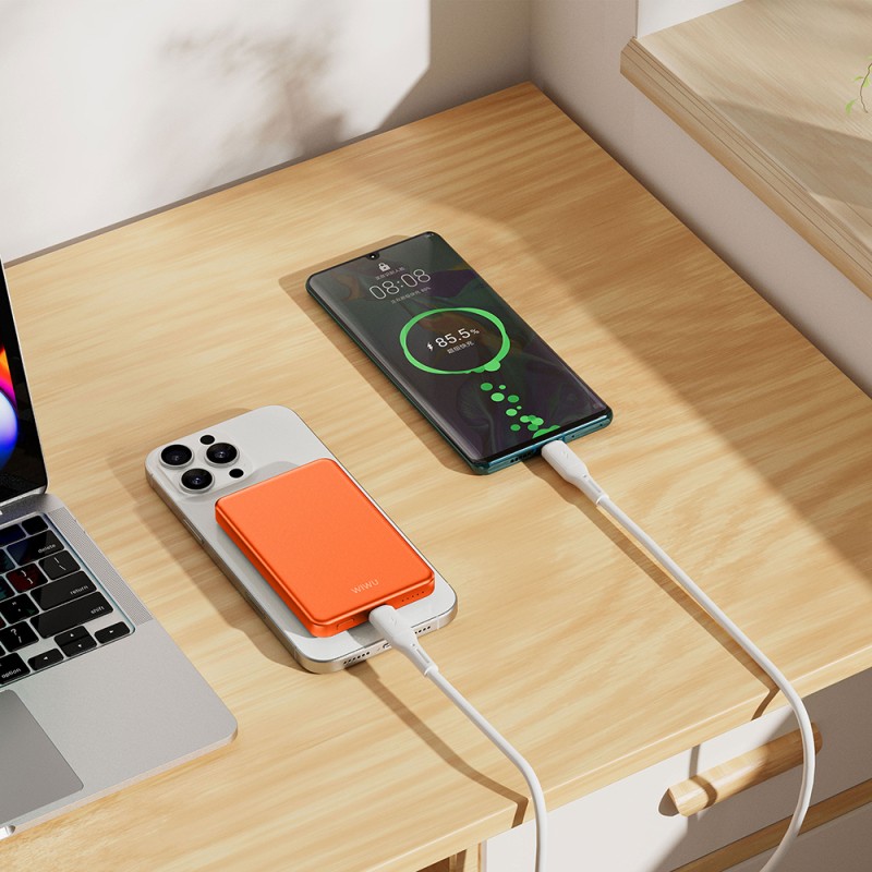 Wiwu P15 Ultra Slim PD 20W Wireless Powerbank with LED Indicator 5000mAh 15W - 15