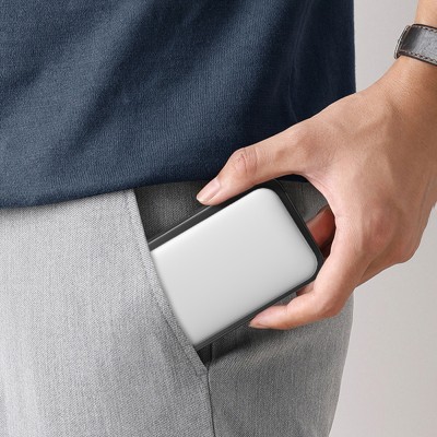 Wiwu Wi-P037 Magsafe Wireless Powerbank 5000mAh 15W with Qi Charging Technology and LED Light Indicator - 7