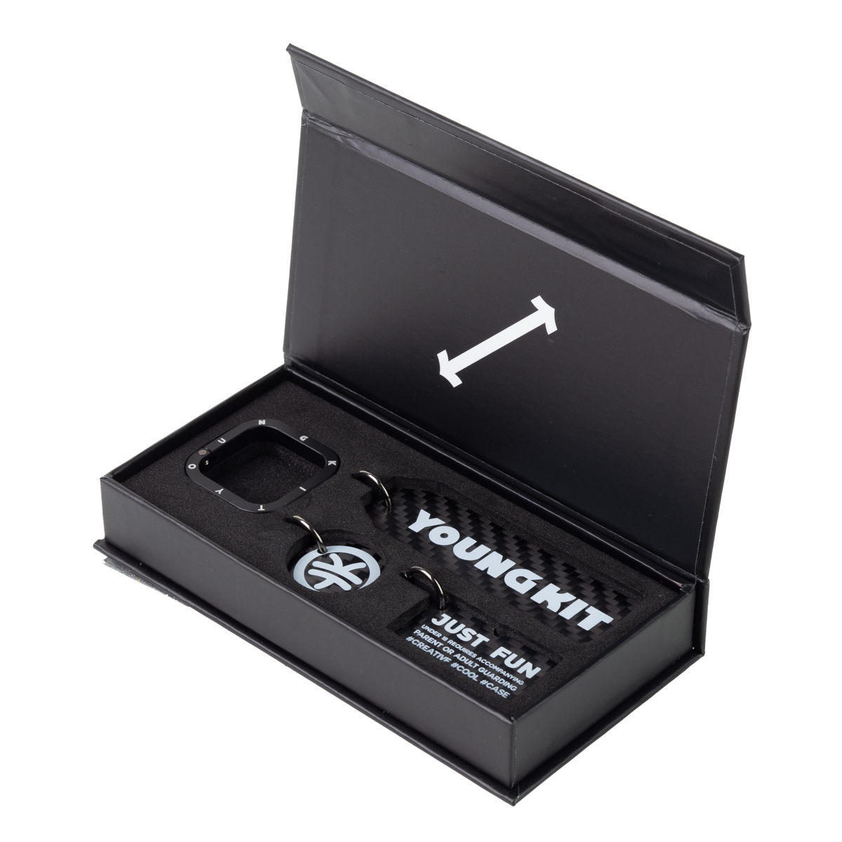 YoungKit Karbon Fiber Görünümlü Logolu Anahtarlık - Siyah